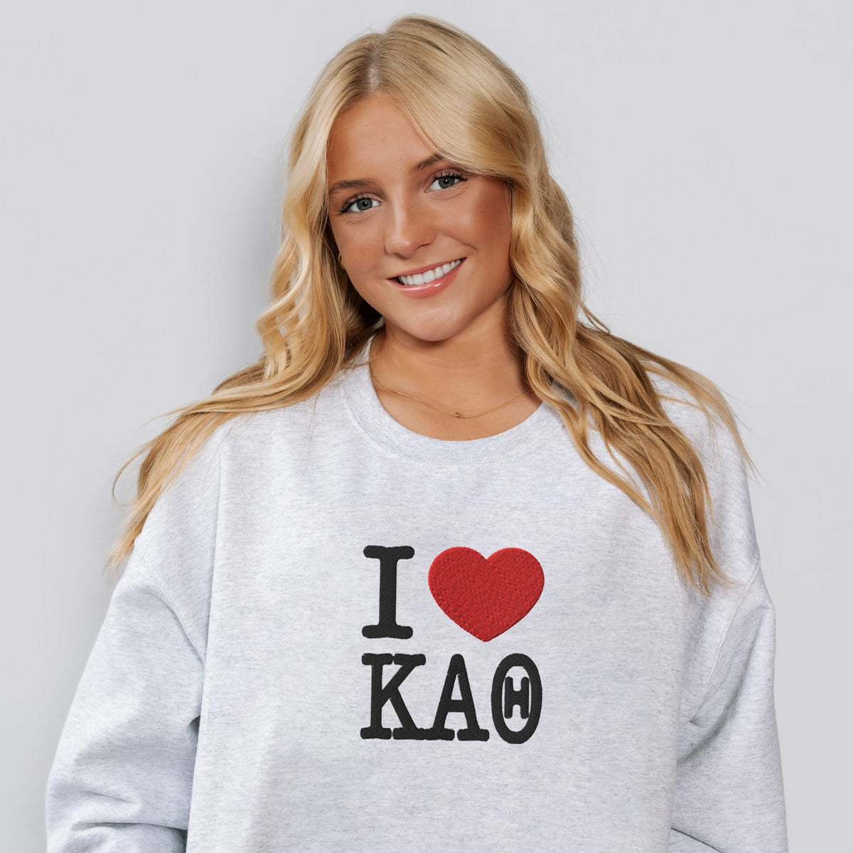 Ali & Ariel Embroidered Big Apple Crewneck